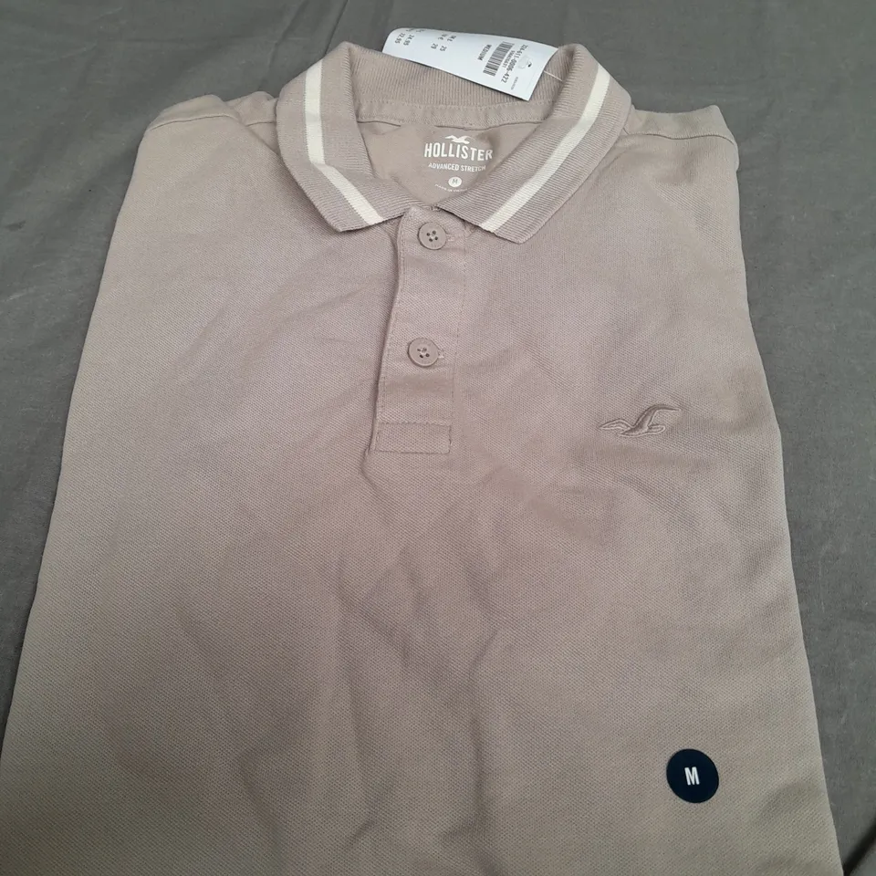 HOLLISTER BEIGE POLO SHIRT - MEDIUM