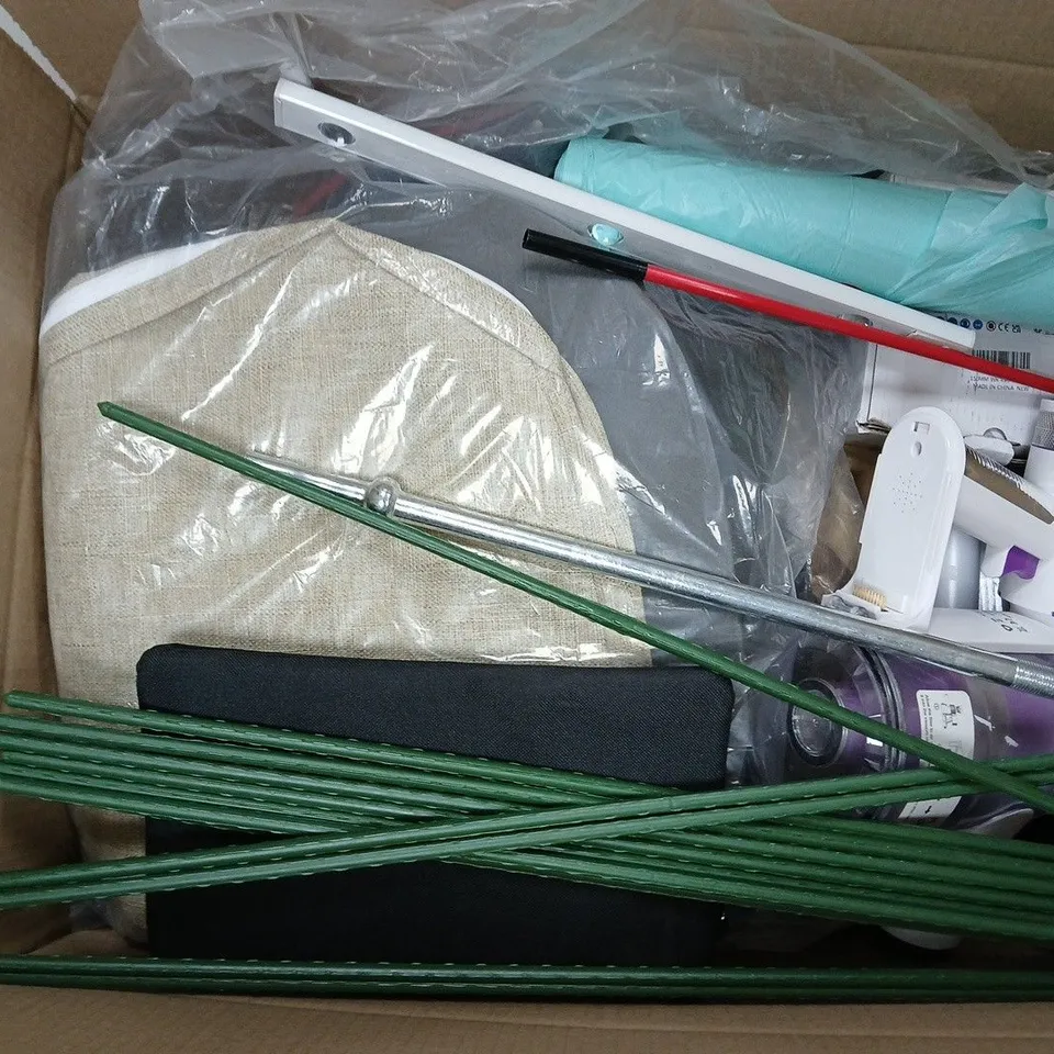 APPROXIMATELY 15 ASSORTED HOUSEHOLD PRODUCTS TO INCLUDE CORDLESS VACUUM CLEANER, SANDING PAD, BIN BAGS, ETC