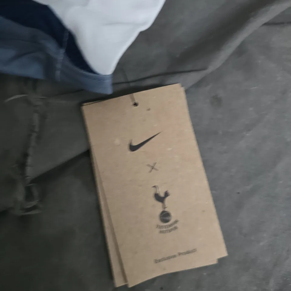 TOTTENHAM HOTSPUR KIDS HOME SHIRT – NIKE – AIA SPONSOR – UK JUNIOR XL (PIPE #12)