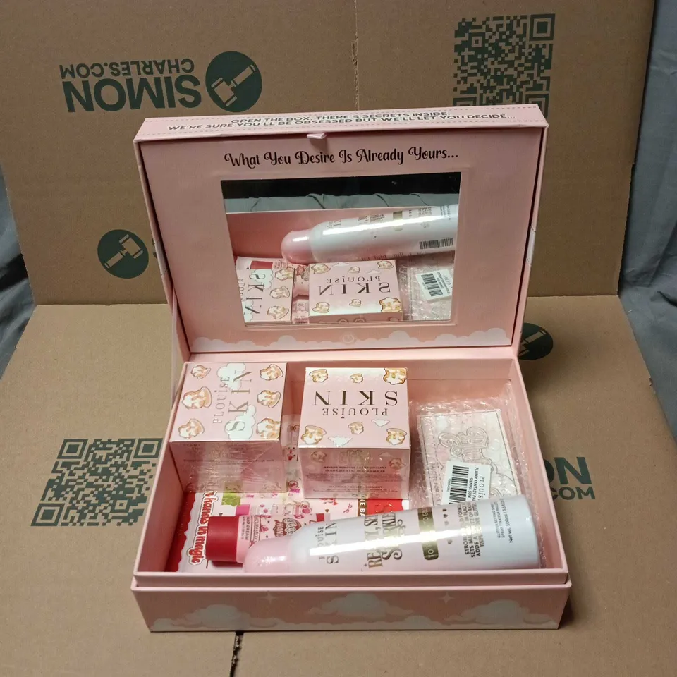 PLOUISE FULFILLING DREAMS 5 ITEM GIFT SET TO INCLUDE JELLY MAKE UP REMOVER, GLITTER SETTING SPRAY ETC