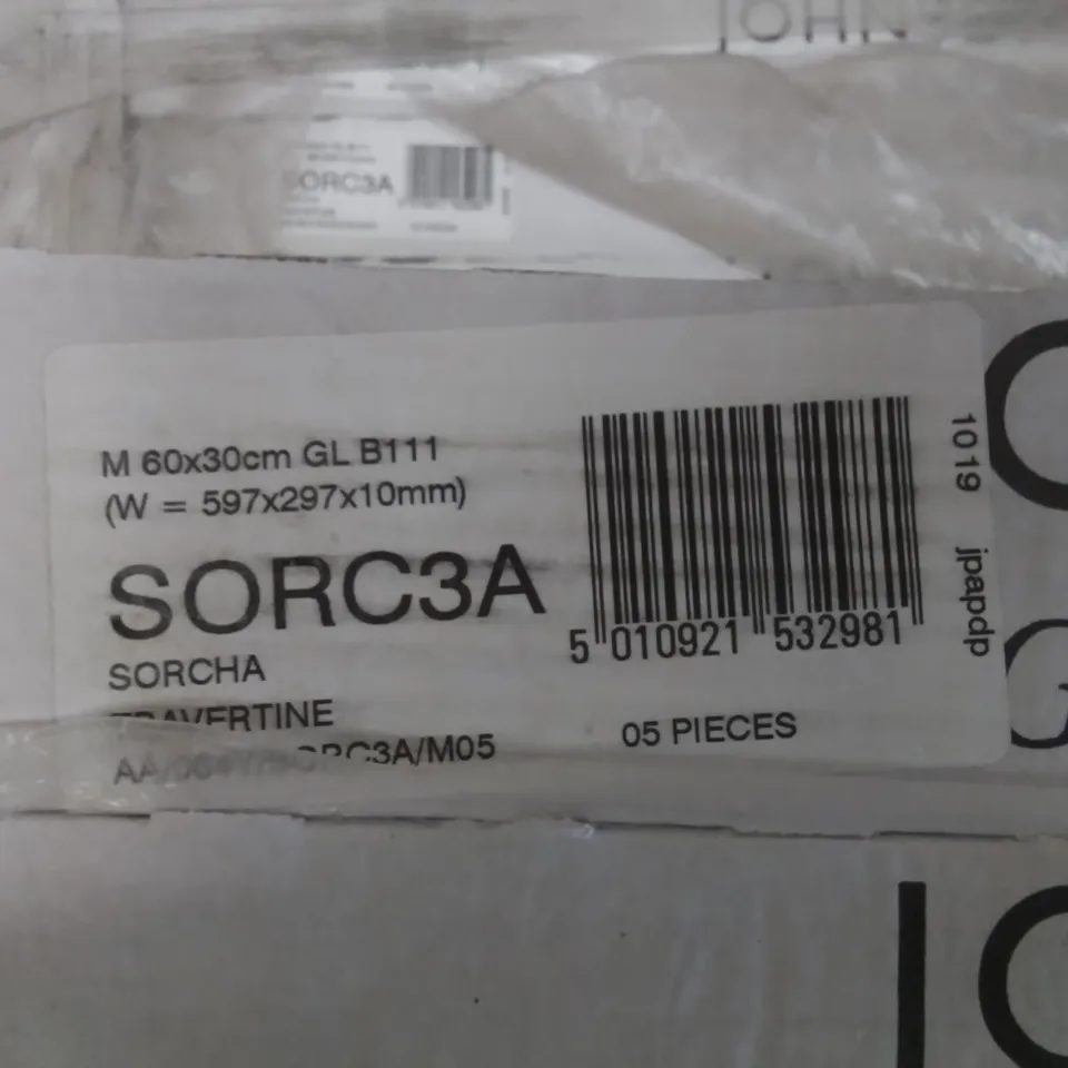 PALLET TO CONTAIN APPROX 40 PACKS OF JOHNSON SORCHA TRAVERTINE GLAZED WALL & FLOOR TILES - 5 TILES PER PACK // TILE SIZE: 597 X 297 X 10MM 