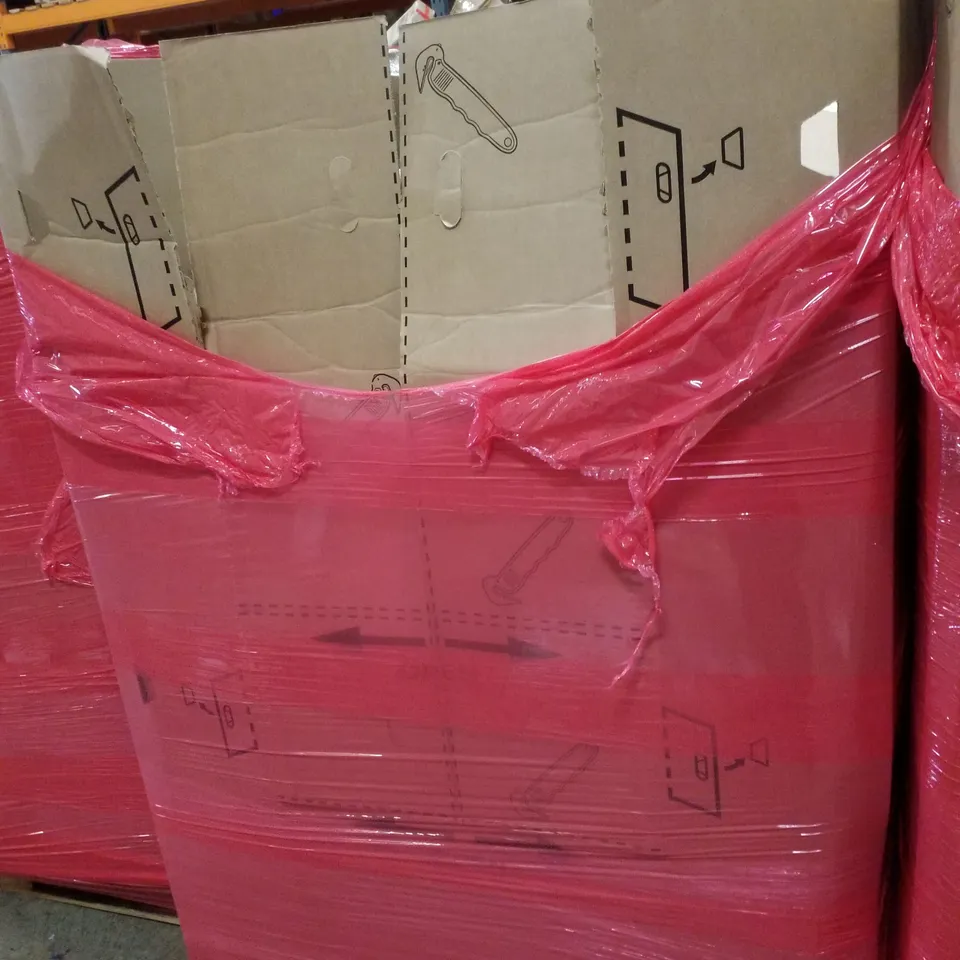 PALLET CONTAINING ASSORTED PRODUCTS INCLUDING COMPUTER DESK, FOLDABLE PLAY MAT, PRIVACY SCREEN & MONITOR STAND