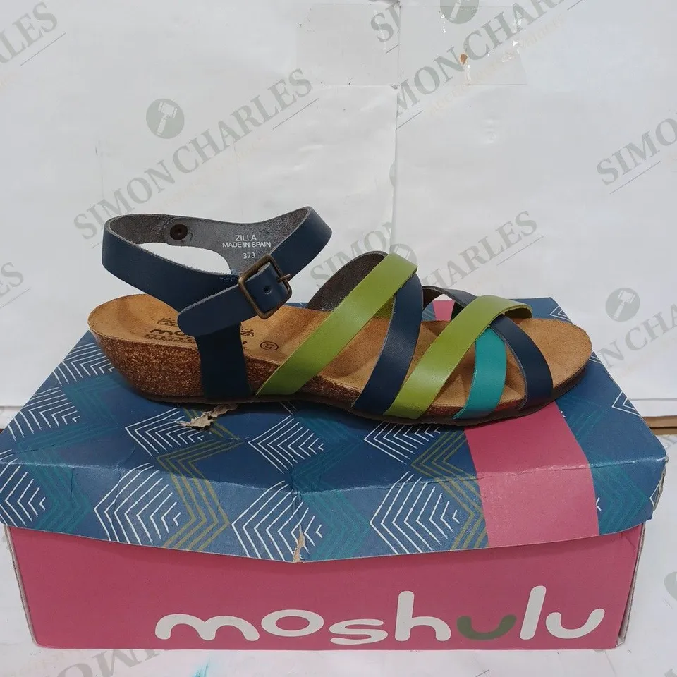 BOXED PAIR OF MOSHULU ZILLA SANDALS - NAVY / SIZE: 41 EU 