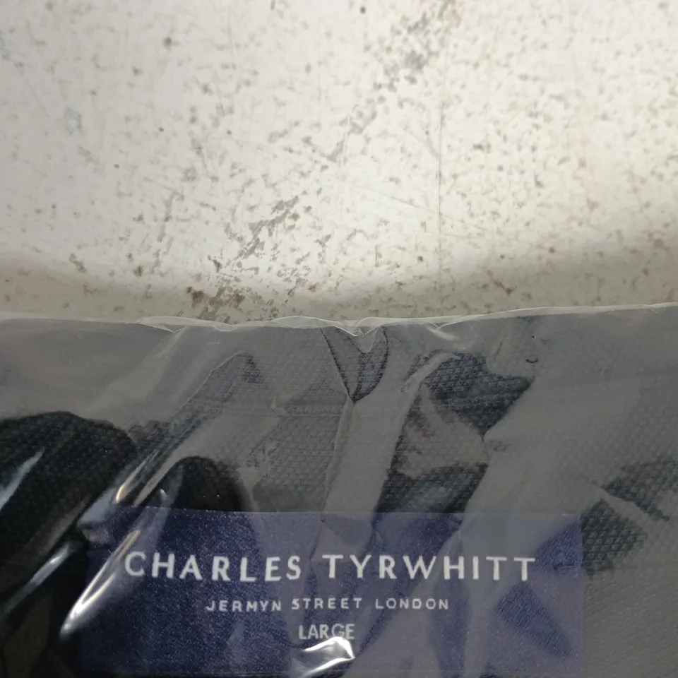 CHARLES TYRWHITT BLACK SHORT SLEEVE COTTON-STRETCH PIQUÉ POLO SHIRT – UK L (LARGE)