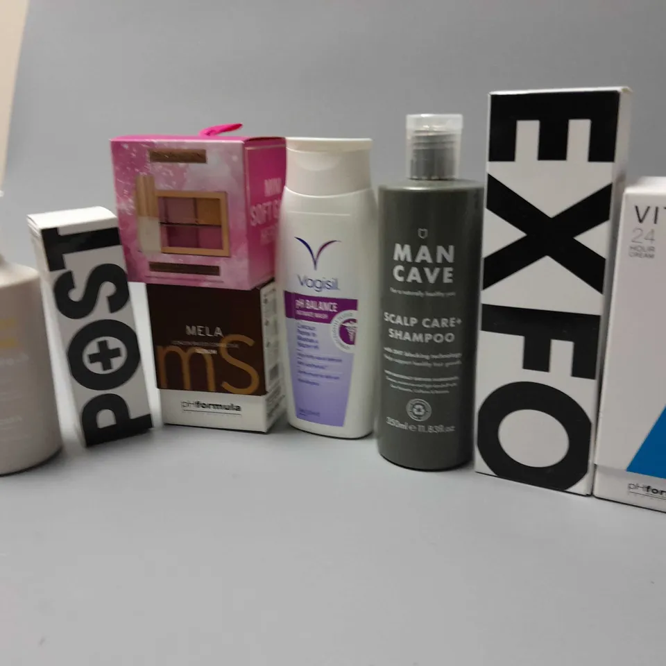 LOT OF BEAUTY ITEMS TO INCLUDE MELA CONCENTRATED CORRECTIVE SERUM, ETC