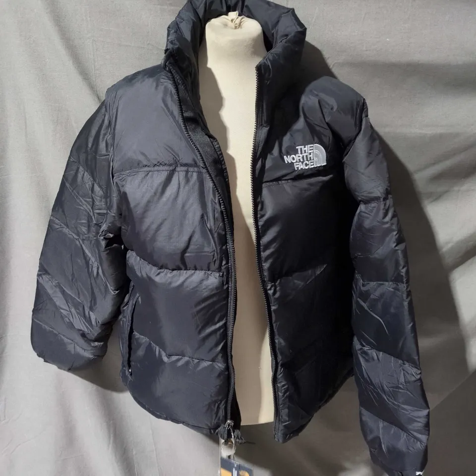 THE NORTH FACE MENS 1996 RETRO NUPTSE JACKET – BLACK, SIZE M