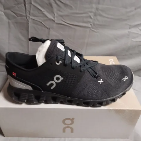 BOXED PAIR OF ON RUNNING CLOUD X3 BLACK RUNNING SHOES – UK 9