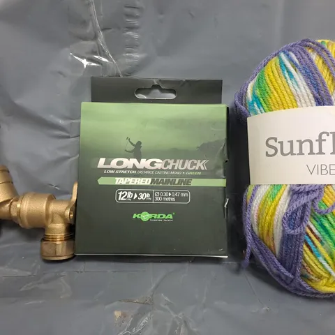 APPROXIMATELY 15 ASSORTED HOUSEHOLD ITEMS TO INCLUDE KNITTING YARN, TAPERED MAINLINE, ETC