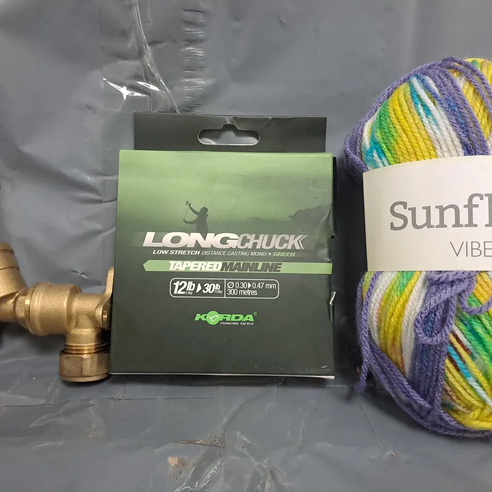 APPROXIMATELY 15 ASSORTED HOUSEHOLD ITEMS TO INCLUDE KNITTING YARN, TAPERED MAINLINE, ETC