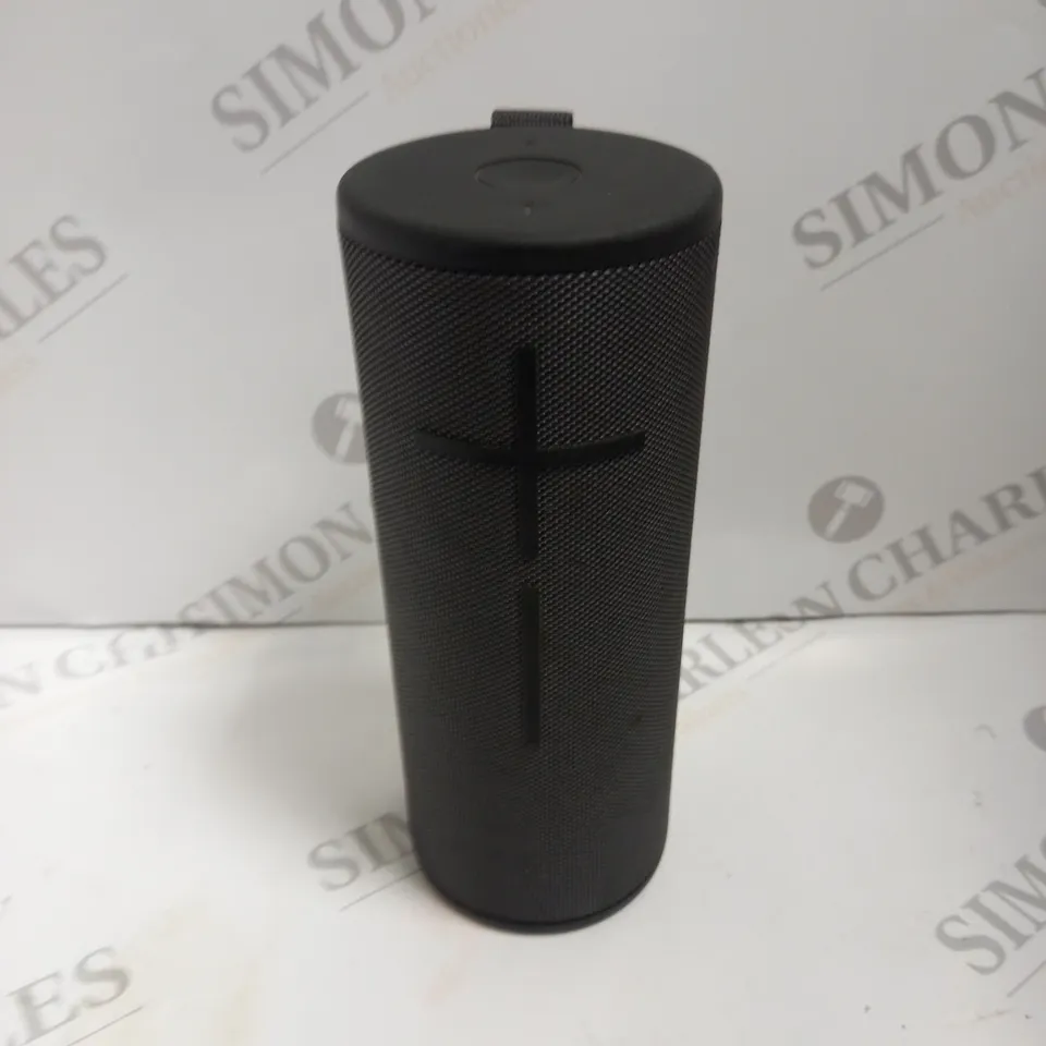 ULTIMATE EARS SPEAKER WITH CARRY CASE