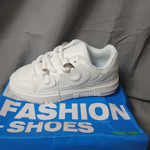 WHITE CHUNKY-SOLED SNEAKERS – UK7 (EU40) 