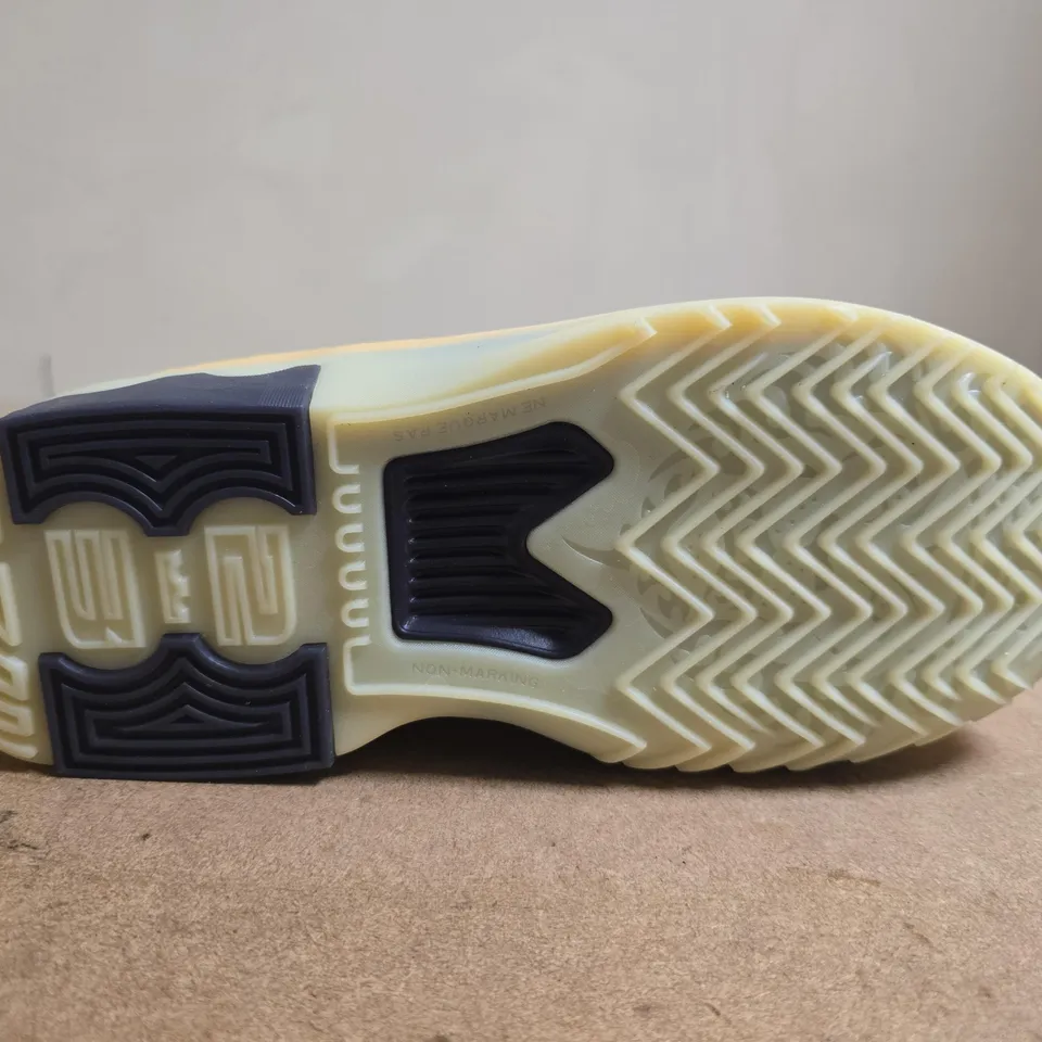 PAIR OF NIKE YOUTH SNEAKERS – UK SIZE 5.5