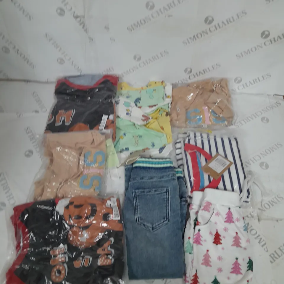 BOX OF ASSORTED CHILDRENS CLOTHING VARYING IN SIZE/COLOUR/STYLE TO INCLUDE:  TOPS, DRESSES, JUMPERS