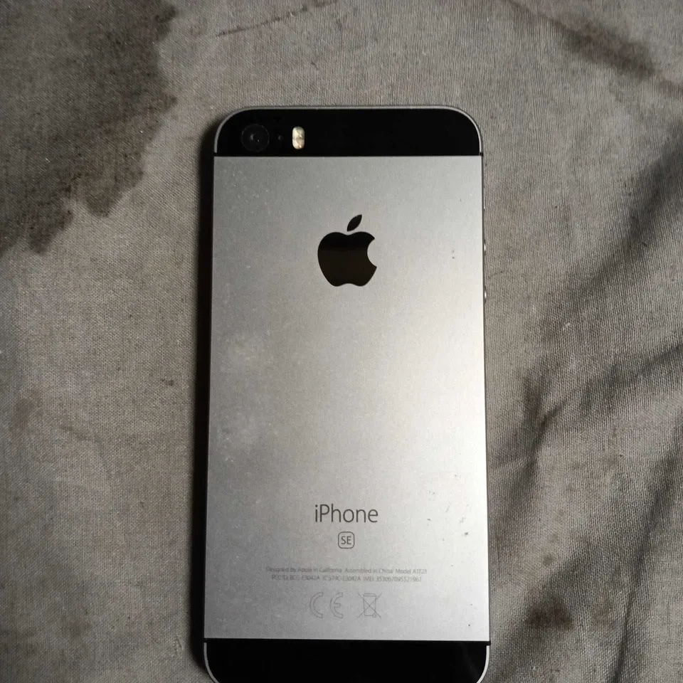 APPLE IPHONE SE (1ST GENERATION) – SILVER