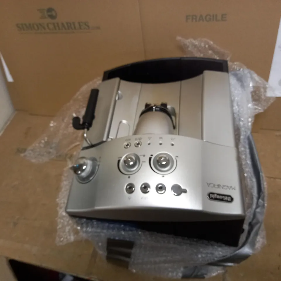 DELONGHI MAGNIFICA COFFEE MACHINE 