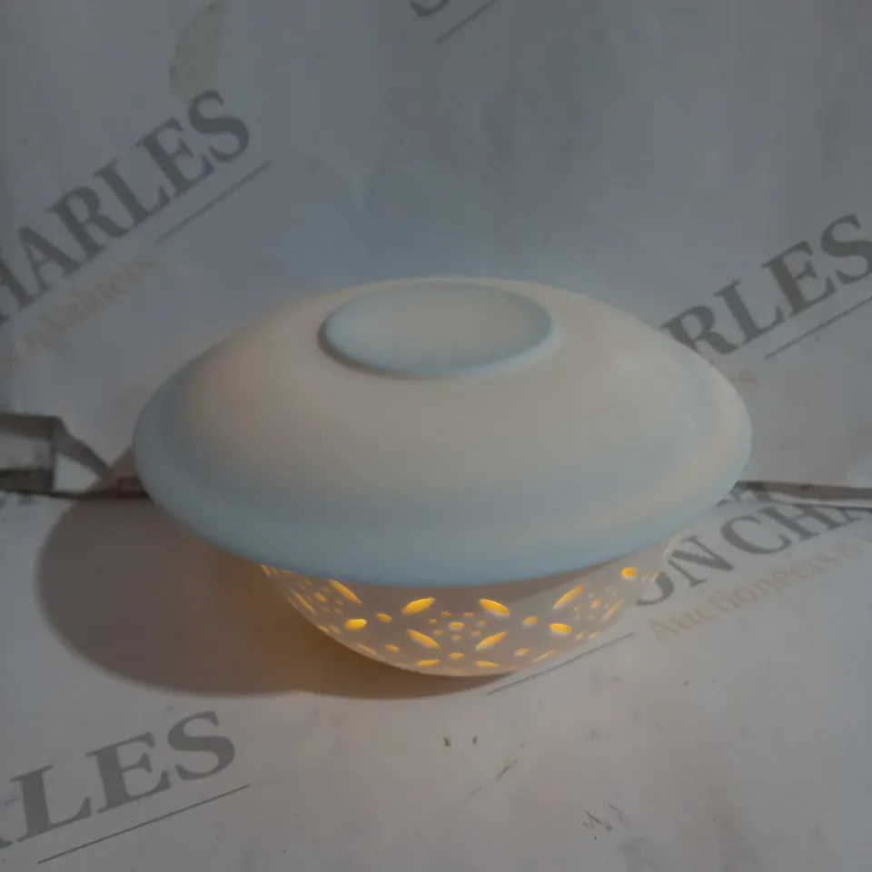 WHITE SET OF 2 BOWLS