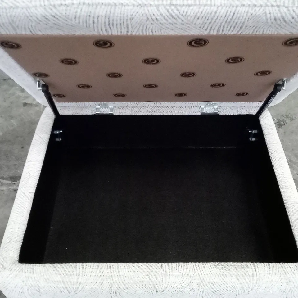 DESIGNER G PLAN SEATTLE STORAGE FOOTSTOOL - CORAL MULTI FABRIC 