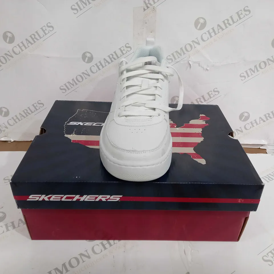 BOXED PAIR OF SKECHERS SPORT COURT 92 SHOES WHITE UK SIZE 10