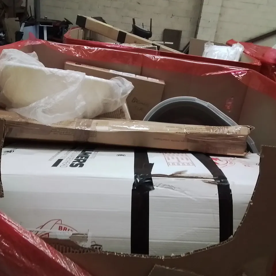 PALLET OF ASSORTED HOUSEHOLD GOODS AND PRODUCTS TO INCLUDE;AREA RUG,LADDERS,GARDEN FLOWERS PROTECTOR 