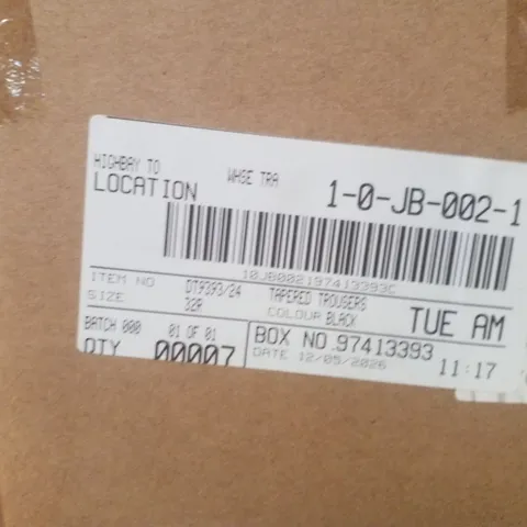 BOX CONTAINING APPROXIMATELY 7X BRAND NEW CAPSULE TAPERED TROUSERS - COLOUR BLACK - SIZE 32R