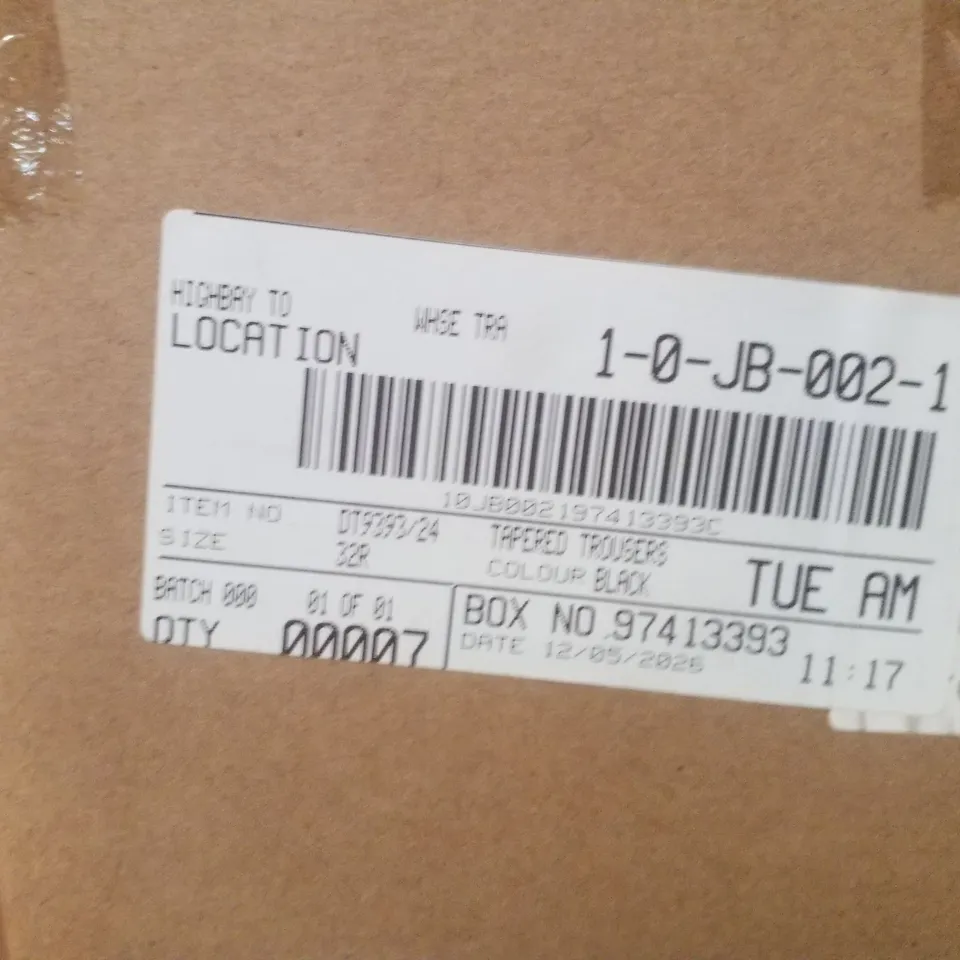 BOX CONTAINING APPROXIMATELY 7X BRAND NEW CAPSULE TAPERED TROUSERS - COLOUR BLACK - SIZE 32R