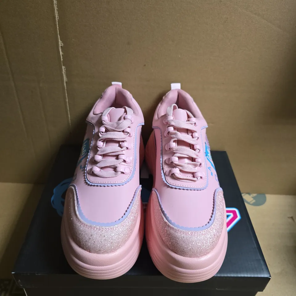 BOXED PAIR OF KOI VIRTUAL DIVA MIKU CHUNKY TRAINERS - PINK, UK5