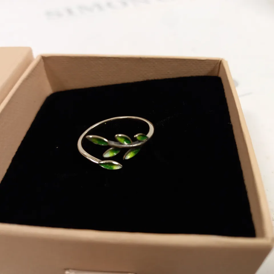 BOXED LEAF DESIGN RING - S925 STAMP