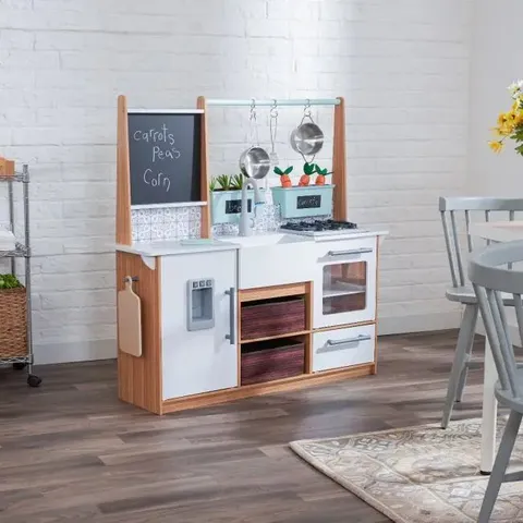 FARMHOUSE PLAY KITCHEN 