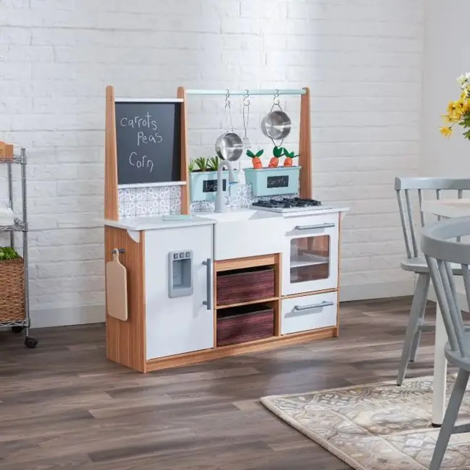 FARMHOUSE PLAY KITCHEN  RRP £209.99