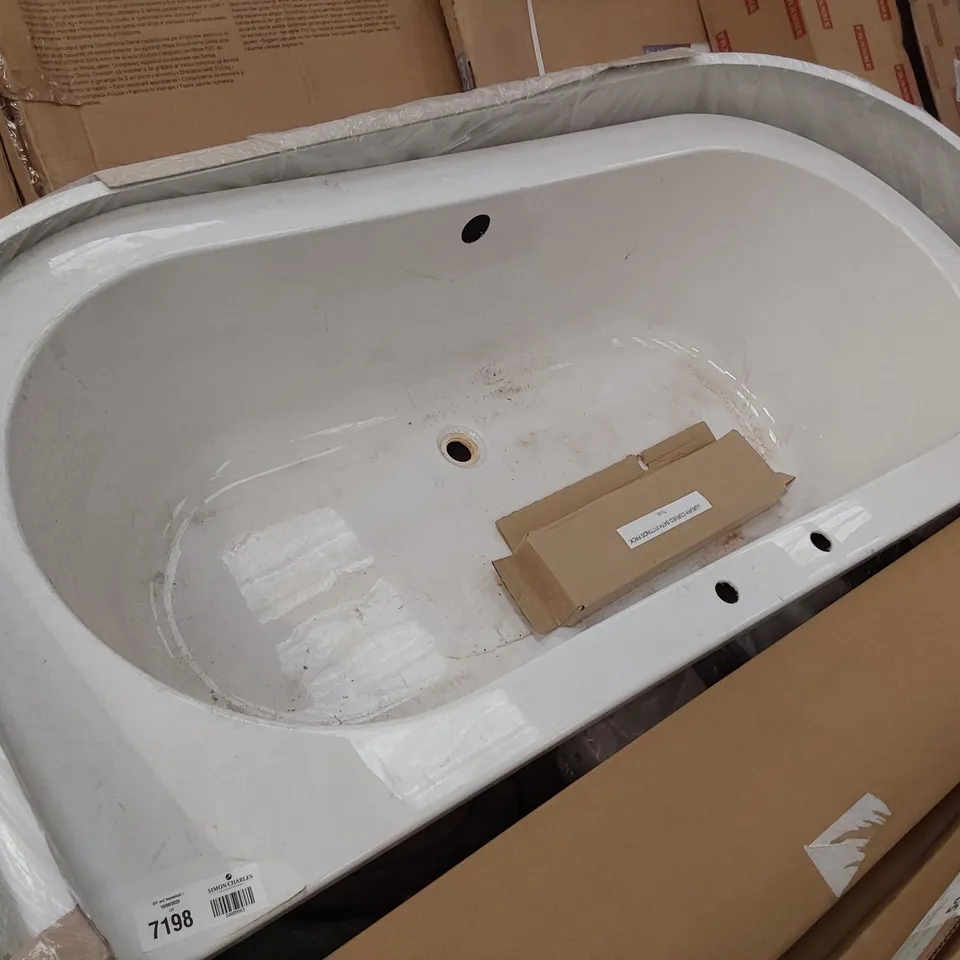 D SHAPED WHITE COMPOSITE BATH & FRONT PANEL