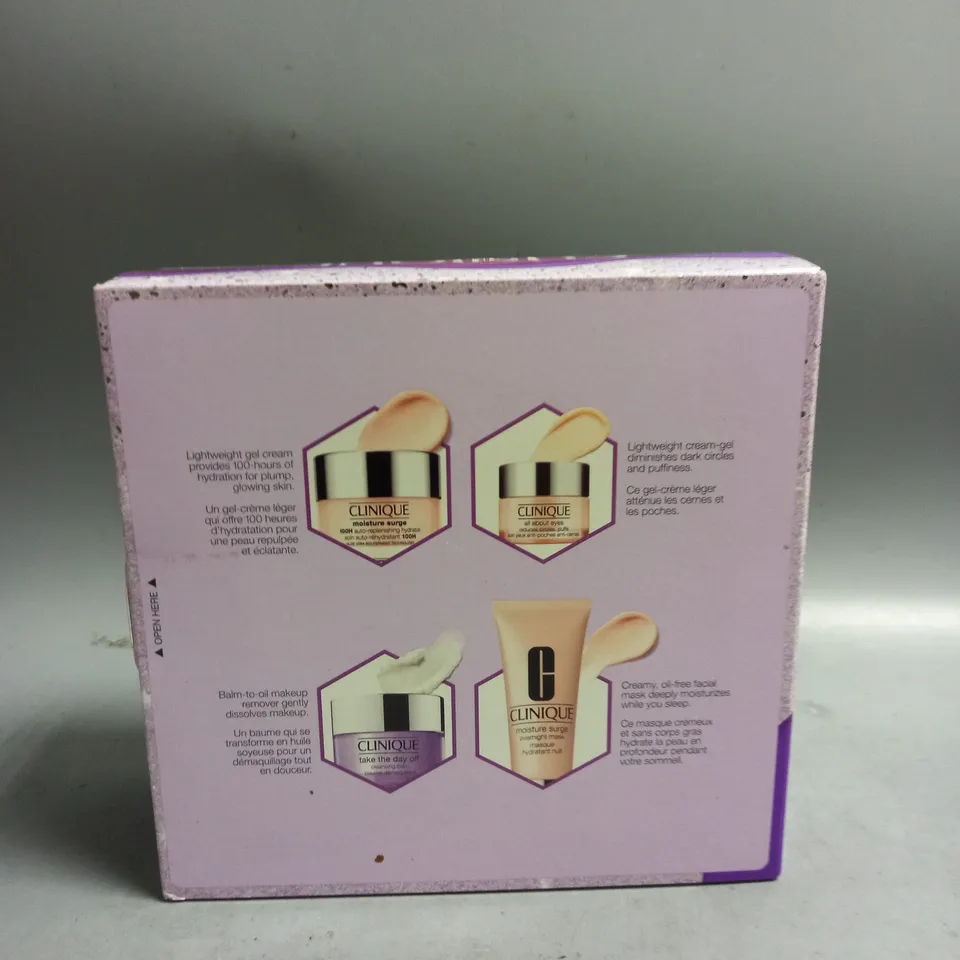 BOXED CLINIQUE BEAUTY MUST HAVES GIFT SET