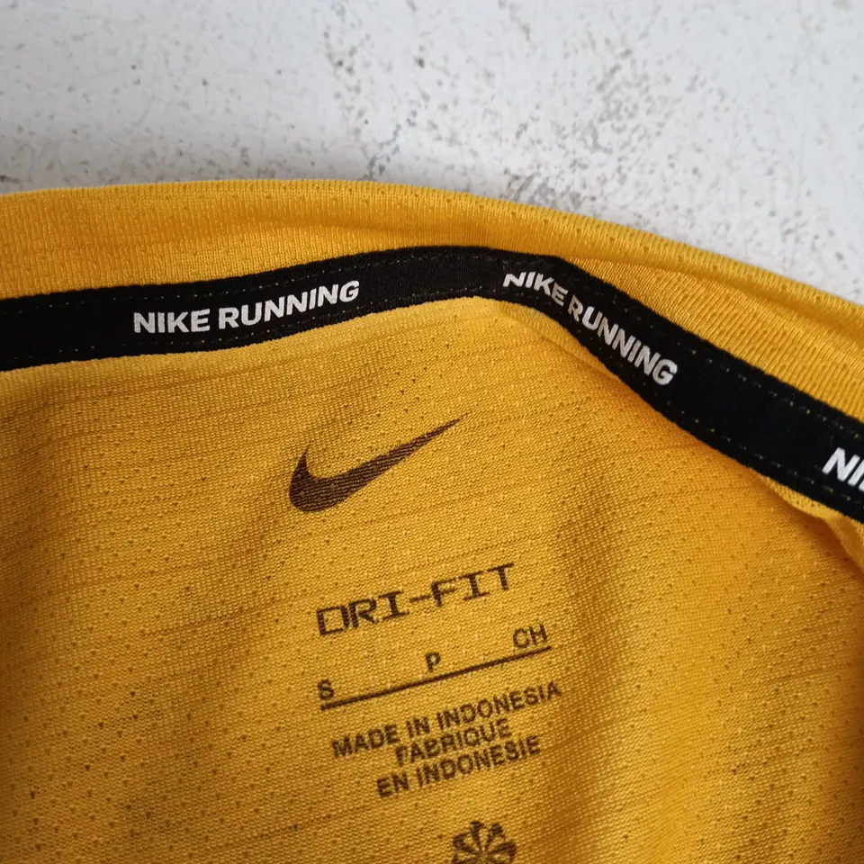 NIKE RUNNING DRI-FIT T-SHIRT – YELLOW, UK SIZE S