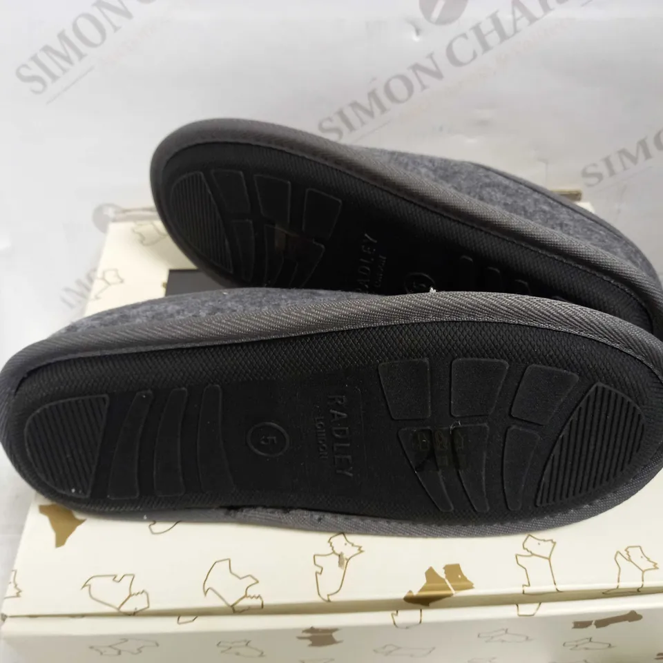 RADLEY COZY LADIES CHARCOAL SLIPPERS - UK SIZE 5