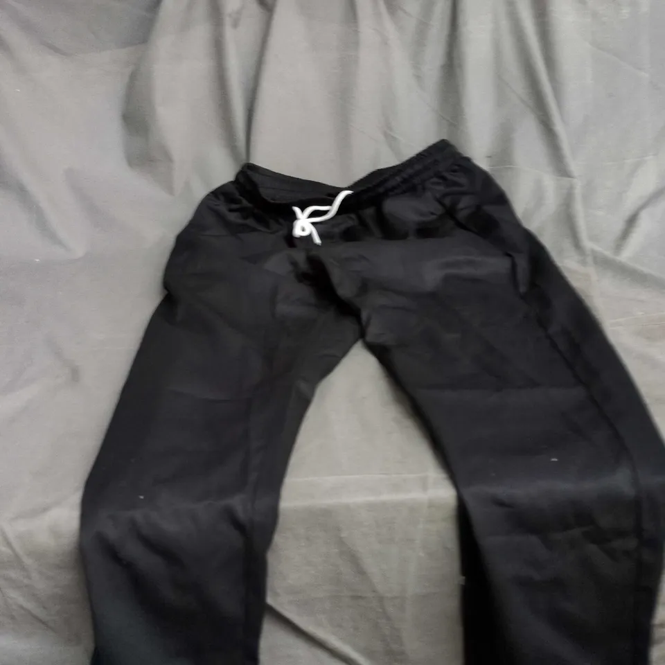 BOX OF APPROXIMATELY 25 ASSORTED CLOTHING ITEMS INCLUDING SOL SKIN GLOVES , BLACK TRACKSUIT BOTTOMS AND ANIMAL PRINT SKIRT 