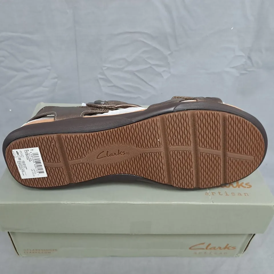 CLARKS ORIGINALS KITTY AVE BRONZE LEATHER SANDALS – WOMEN'S UK 8 (EU 42)