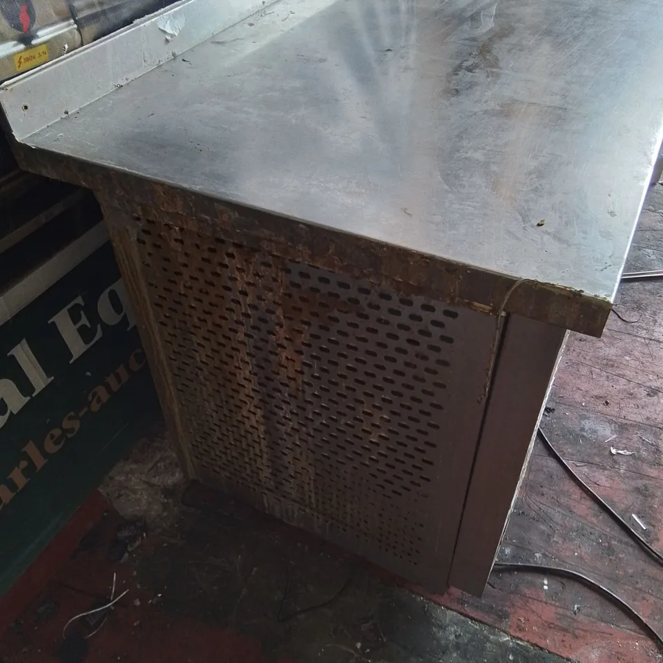 COMMERCIAL STAINLESS REFRIGERATED FOOD PREP COUNTER 