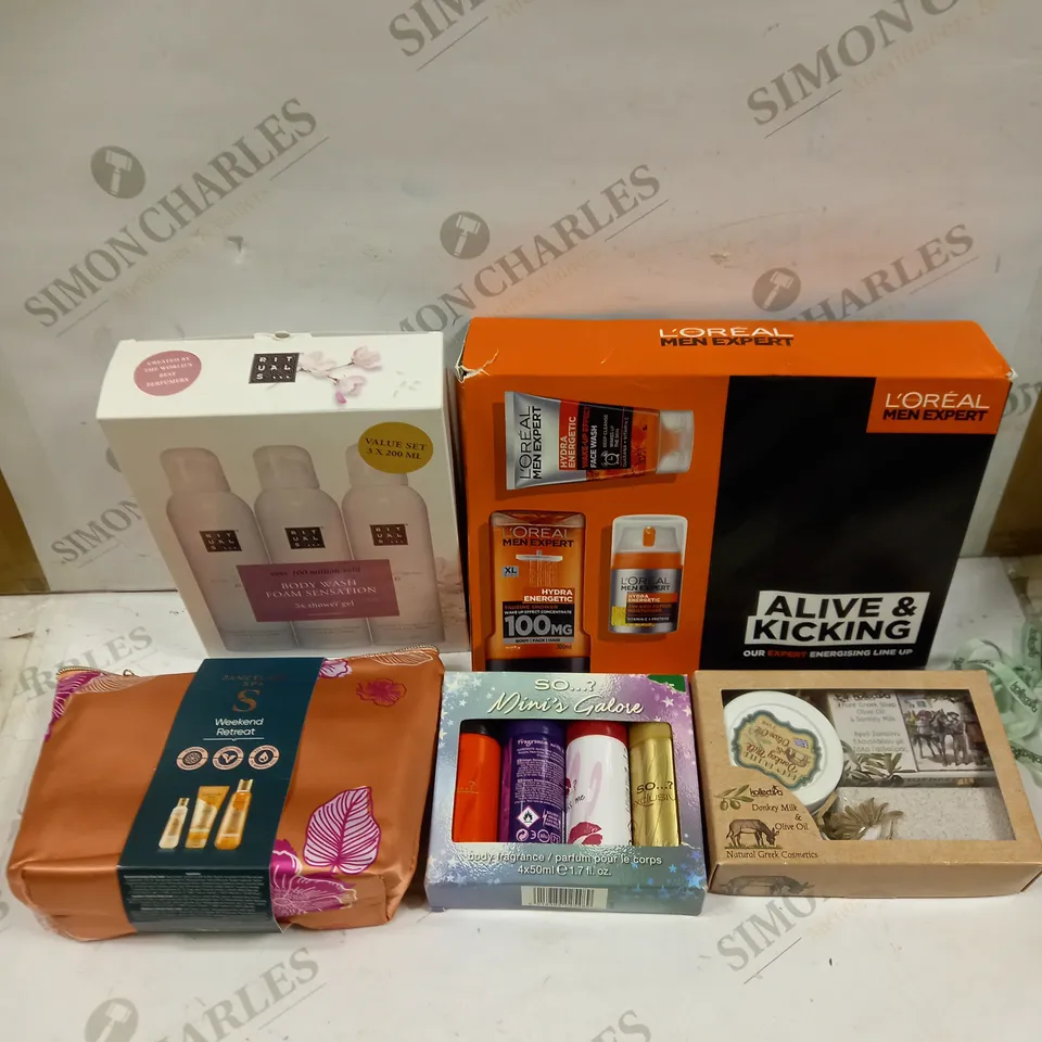 BOX OF 5 COSMETIC GIFTS SETS TO INCLUDE LOREAL MEN EXPERT, RITUALS BODY WASH FOAM SET, SANCTUARY SPA WEEKEND RETREAT ETC 
