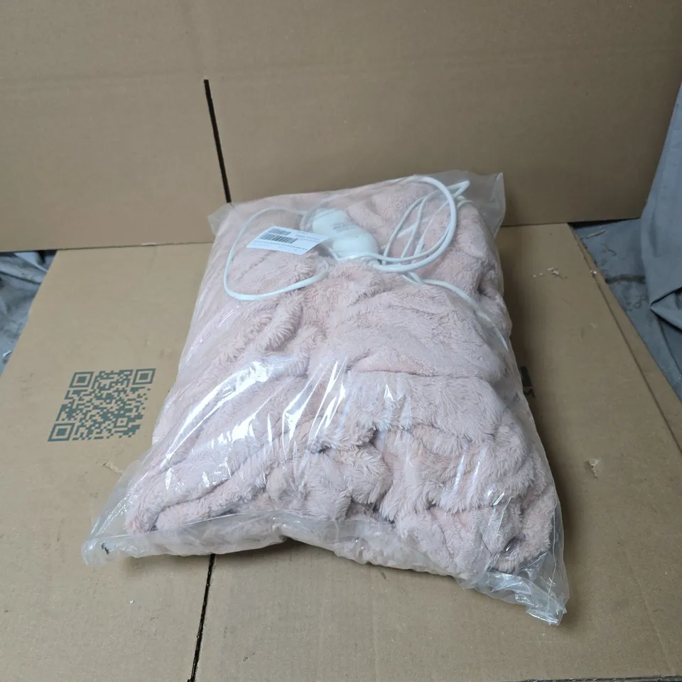 COZEE HOME LUXURY RUCHED FAUX FUR ABD VELVETSOFT HEATED THROW PINK UNBOXED