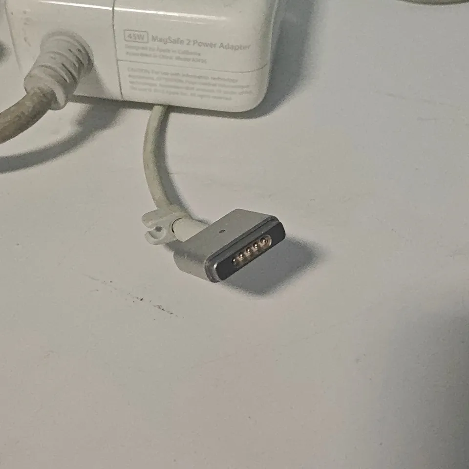 UNBOXED APPLE 45W MAGSAFE 2 POWER ADAPTER