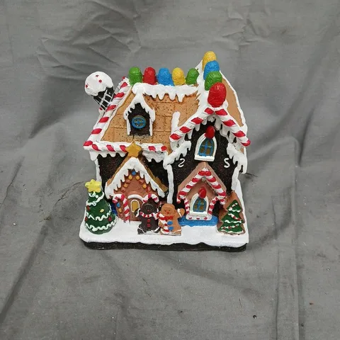 SANTA EXPRESS PRE-LIT CANDY GINGERBREAD HOUSE – CHRISTMAS DECOR