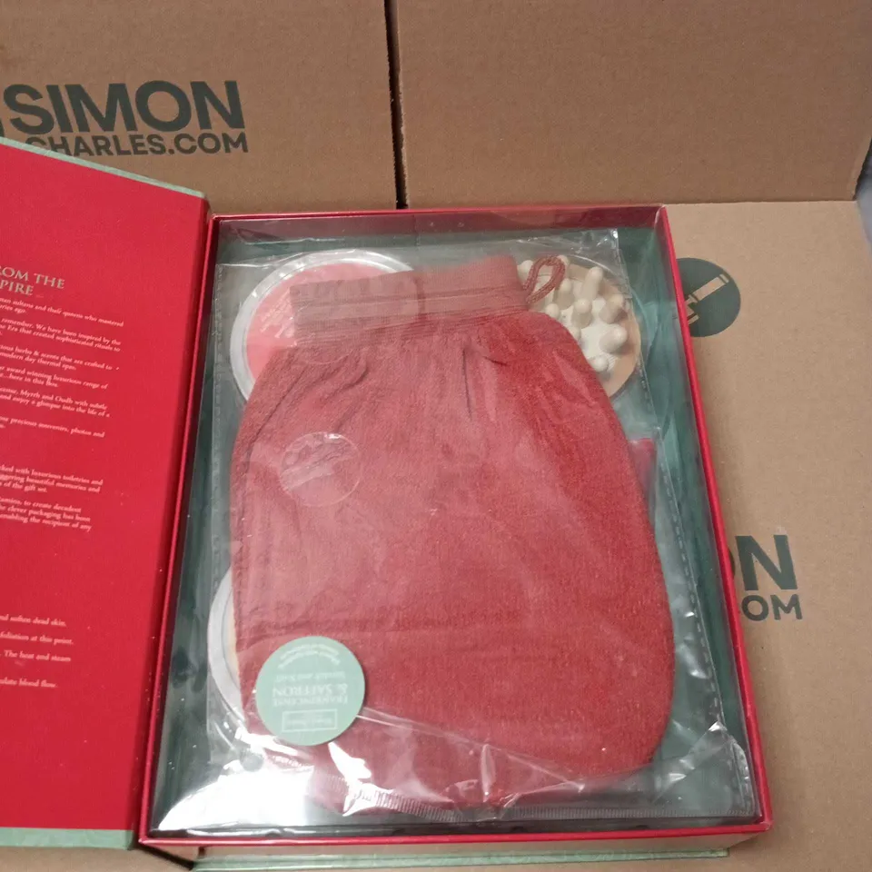 WINTER IN VENICE PAMPER BEAUTIFUL GIFT SET, FRANKINCENSE AND SAFFRON. THE RITUAL OF REJUVENATION 