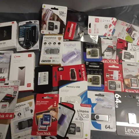 LOT OF APPROXIMATELY 50 ASSORTED MEMORY ITEMS TO INCLUDE SANDISK, KINGSTON AND INTEGRAL