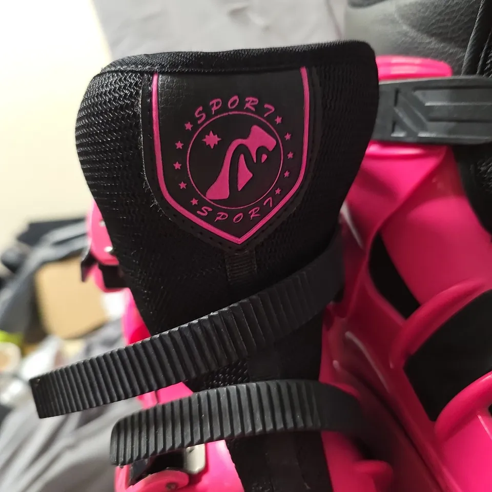 SPORT BRANDED KANGAROO JUMPING SHOES IN PINK