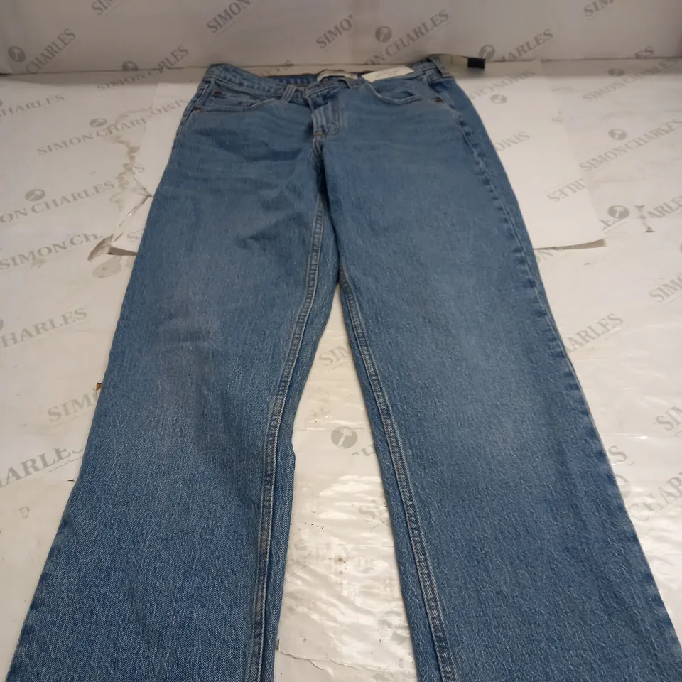 ABERCROMBIE AND FINCH STRAIGHT JEANS SIZE 6L 