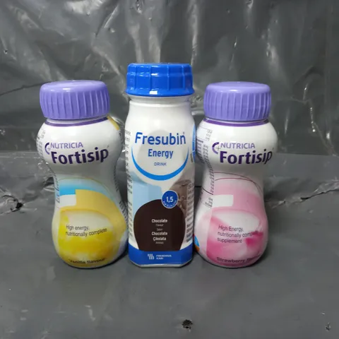 APPROXIMATELY 20 ASSORTED NUTRITION DRINKS TO INCLUDE - NUTRICIA FORTISIP STRAWBERRY - FRESUBIN ENERGY CHOCOLATE - NUTRICIA FORITISIP VANILLA - ETC - COLLECTION ONLY
