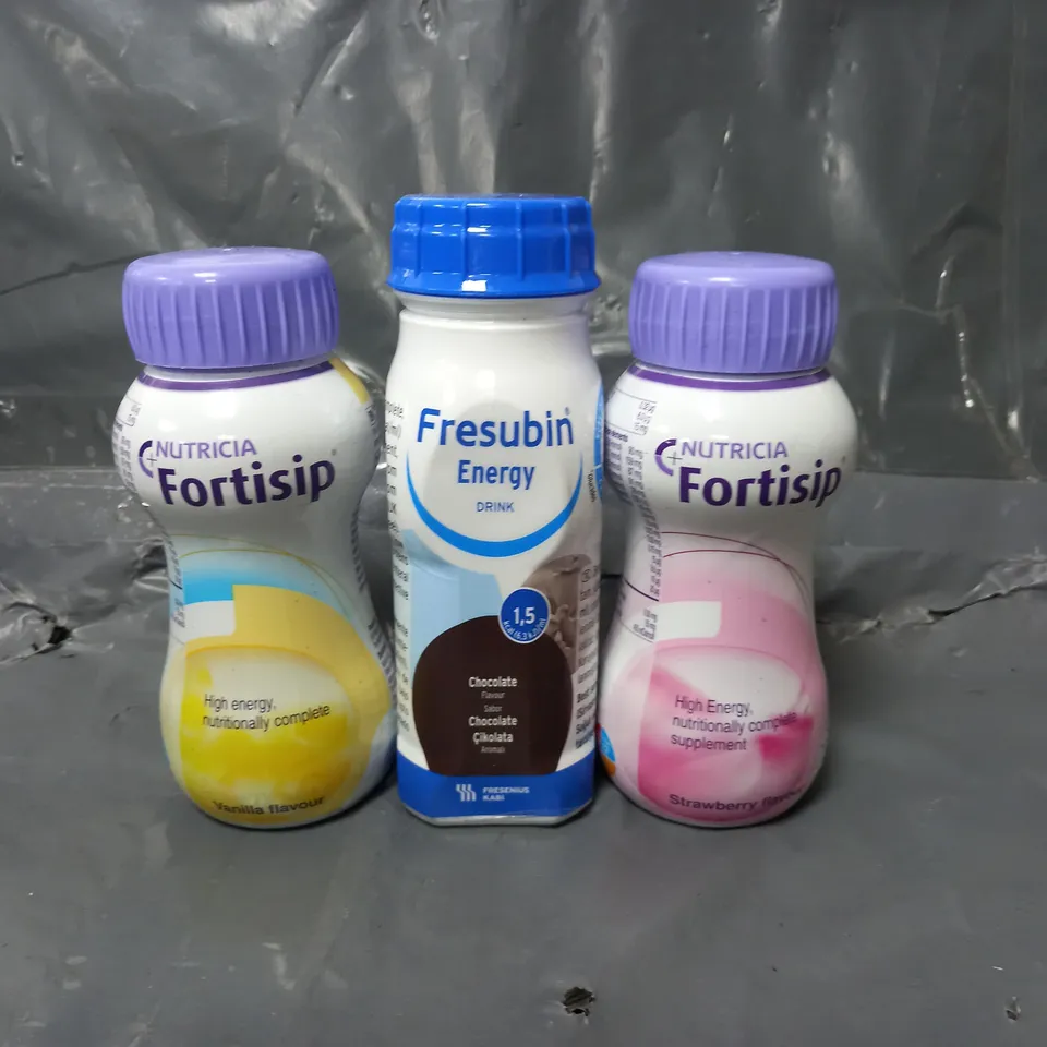 APPROXIMATELY 20 ASSORTED NUTRITION DRINKS TO INCLUDE - NUTRICIA FORTISIP STRAWBERRY - FRESUBIN ENERGY CHOCOLATE - NUTRICIA FORITISIP VANILLA - ETC - COLLECTION ONLY