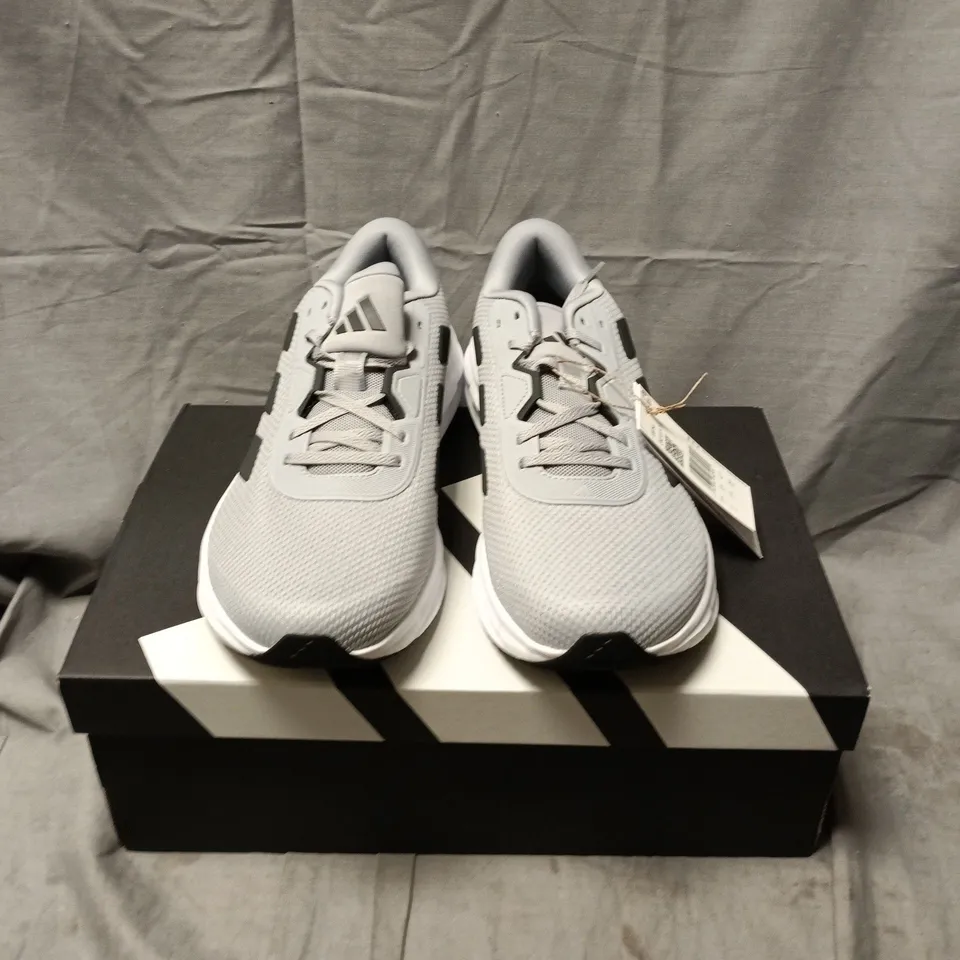 BOXED PAIR OF ADIDAS GALAXY 7 M TRAINERS IN GREY - UK 8.5