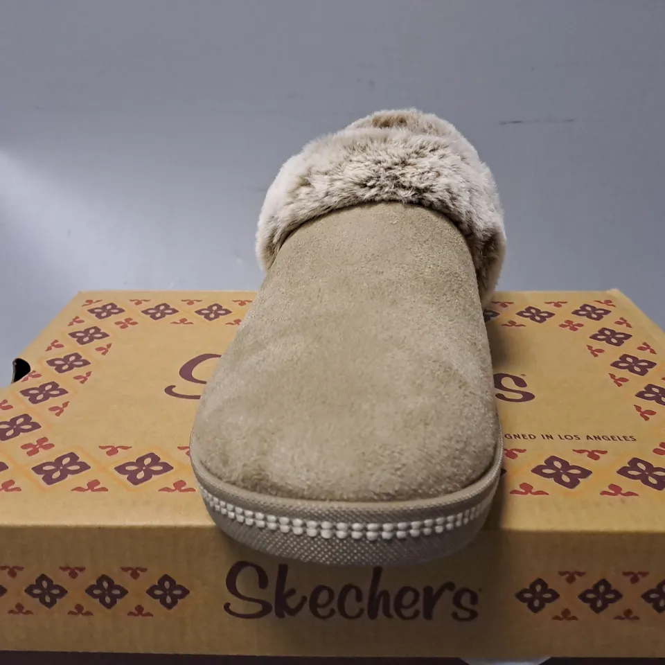 BOXED SKECHERS COZY CAMPFIRE FRESH TOAST IN DARK TAUPE - UK 6 