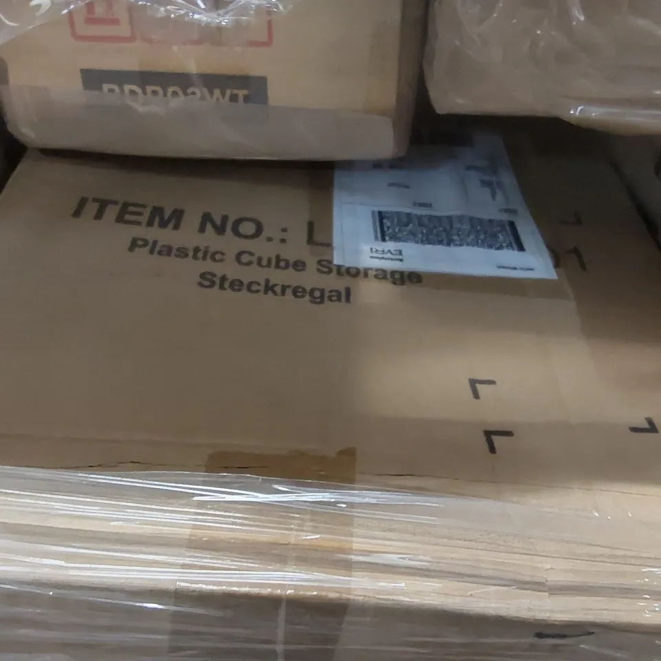 PALLET OF ASSORTED ITEMS INCLUDING: SONGMICS BINS, PLASTIC CUBE STORAGE, BAR STOOL, CAT TREE ECT