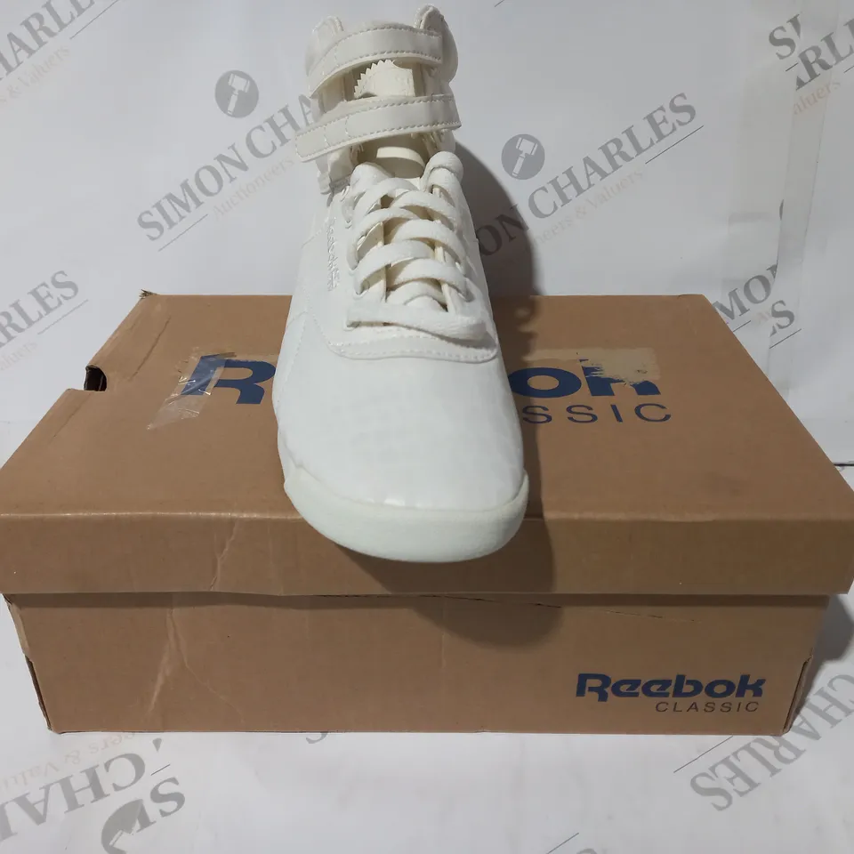 BOXED PAIR OF REEBOK CLASSIC AZTEC OG SHOES IN WHITE UK SIZE 8
